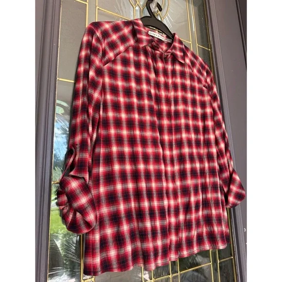 Alice + Olivia Glenna Red Plaid roll cuff shirt SM. Excellent condition - Picture 3 of 6